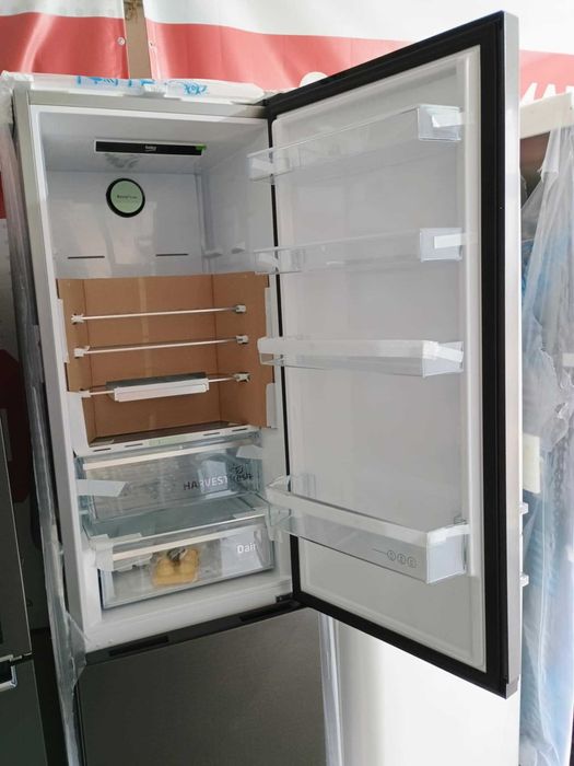 Нов Хладилник с фризер BEKO 203.5 см Dark Inox HarvestFresh AeroFlow