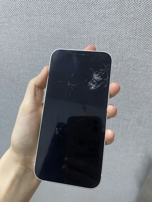 Продам iPhone 12 64g