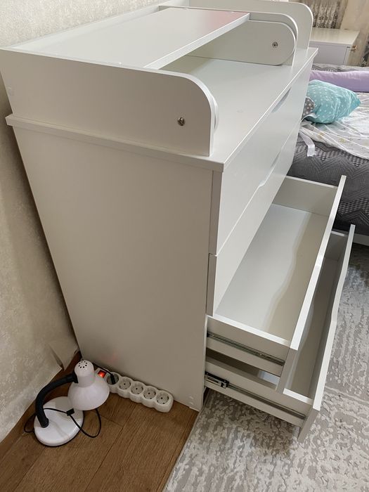 Пеленальный столик