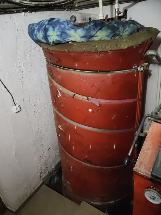 Centrala termica pe lemne 35 kw,in funcțiune +pufer 1000 litri cu boiler incorporat 300 litri+vas expansiune, pompe , amestecător linii, etc