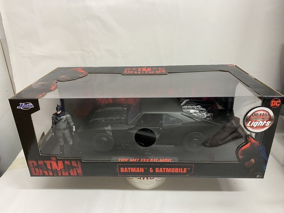 JADA TOYS BATMAN și BATMOBILE machetă auto scara 1:18 ( 30 cm)