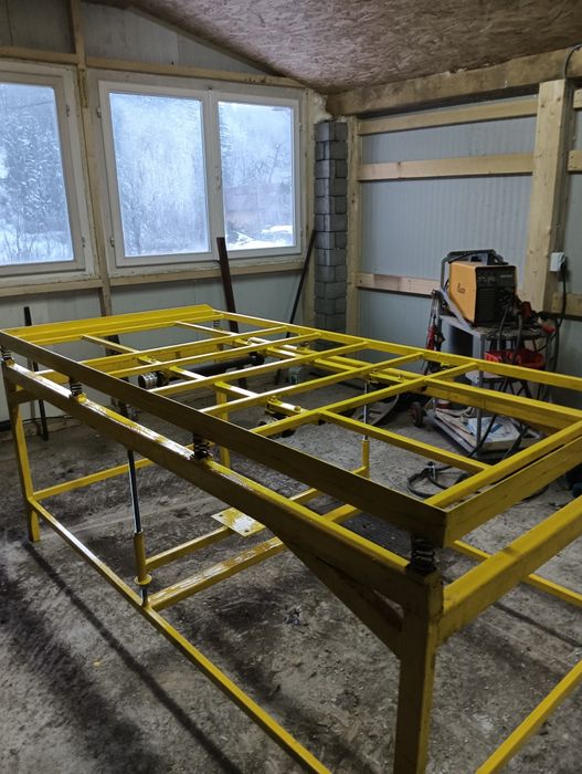 Masă vibrantă de vânzare