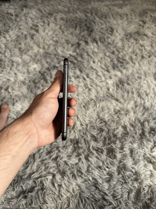 Продам Телефон Айфон 11