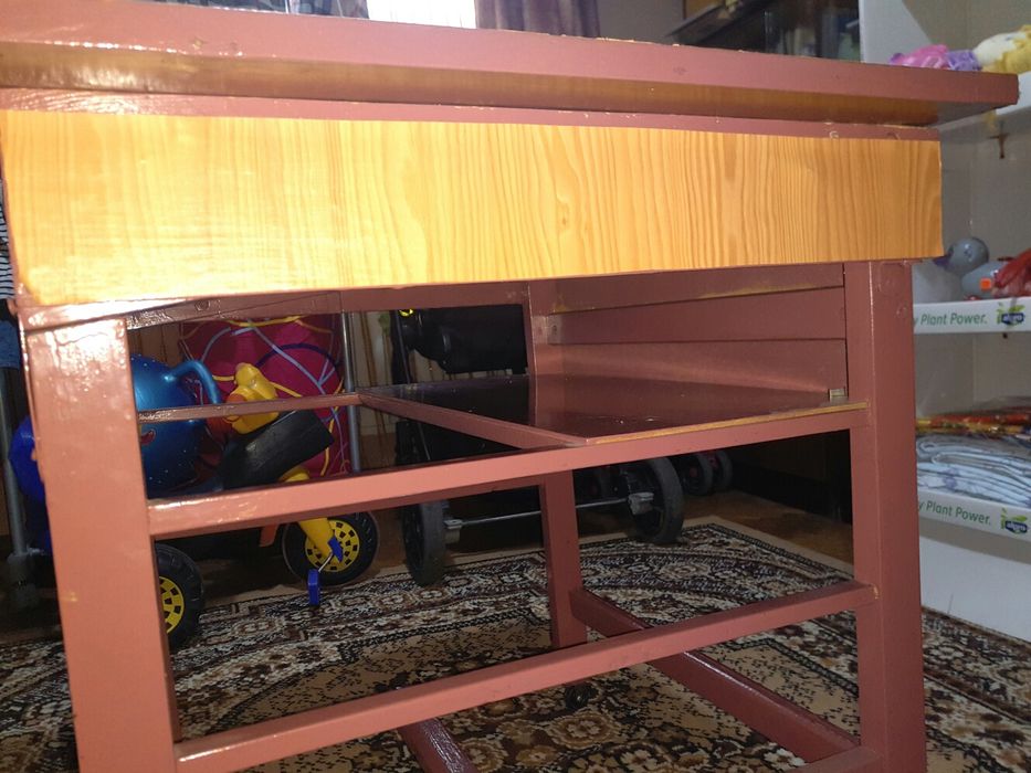 Малко ученическо бюро или за компютър