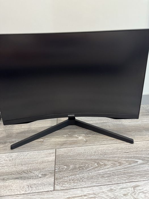 Монитор Sumsung 2 месяца