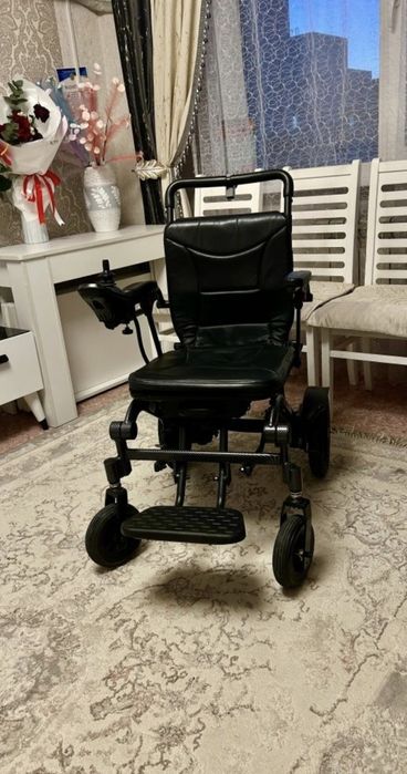 Продам электрическую инвалидную коляску