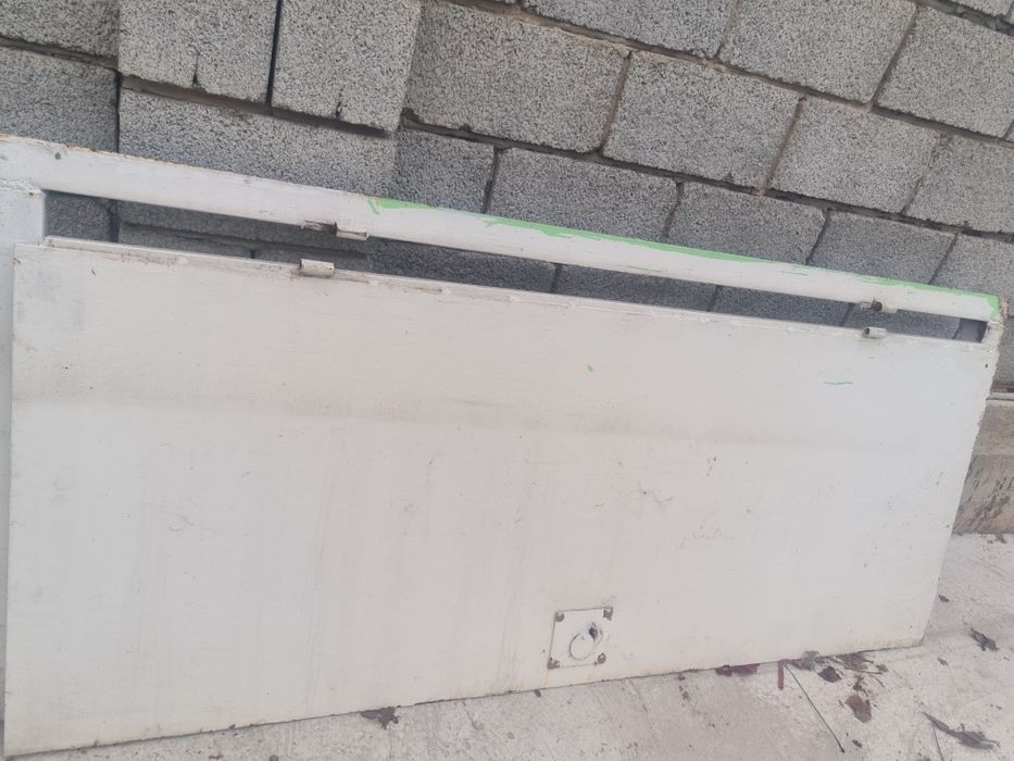 Дверь продам срочно