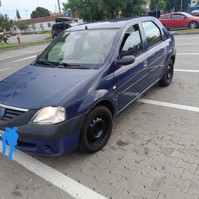 Vând Dacia logan