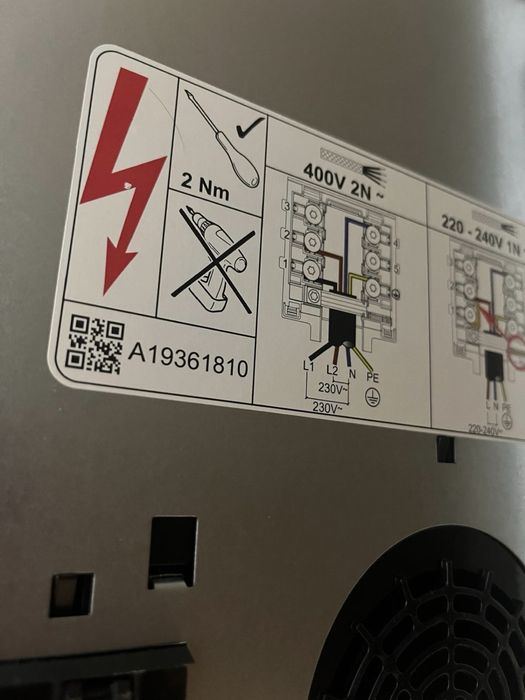 Plita inductie Electrolux EIV63440BW - sticla sparta, dar functionala