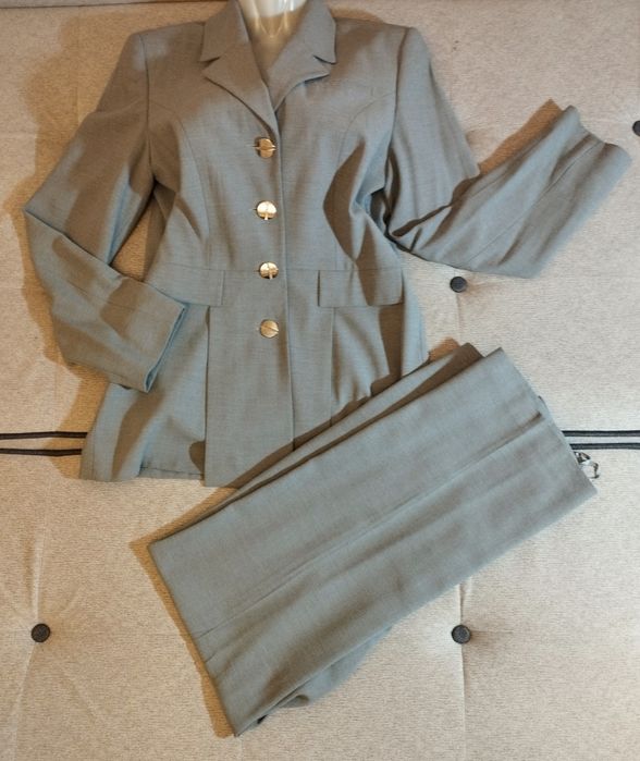 Шикарный брючный костюм из Германии