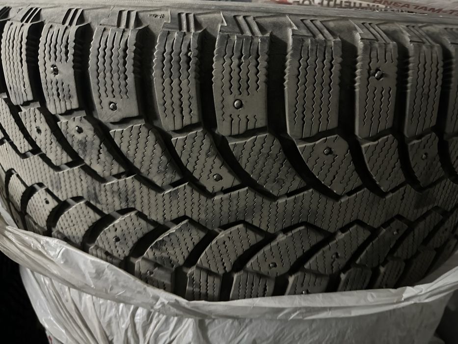 Зимние шины шип blizzak bridgestone 285/50 R20