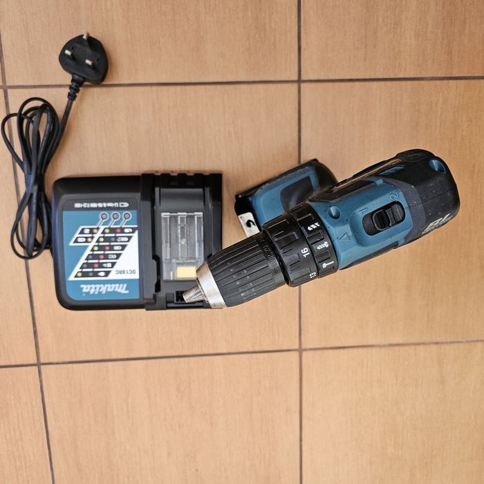 Mașină gaurit/însurubat professionala cu percutie Makita DHP 459