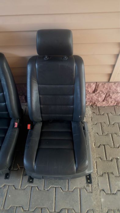 Продам сиденья touareg