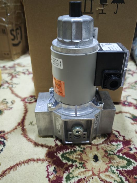 6ES7214-1AG40-0XB0 контроллеры SIMATIC S7-1200
Оригинальный Siemens 6E