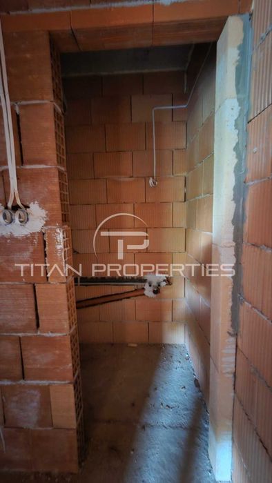 Продава се Тристаен апартамент в Пловдив, Кючук Париж - 105 кв.м за 1569 €/кв.м - Снимка #8