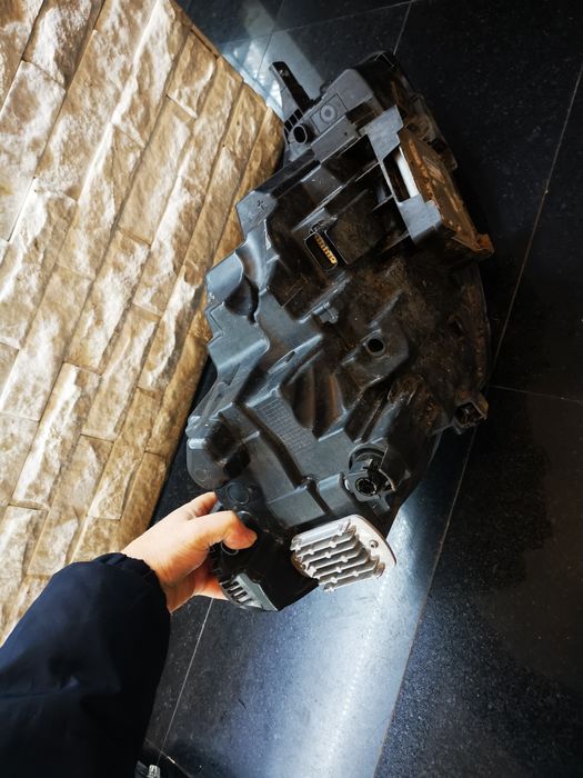 Far stânga dreapta ford kuga 3