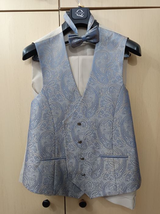 Елегантен костюм