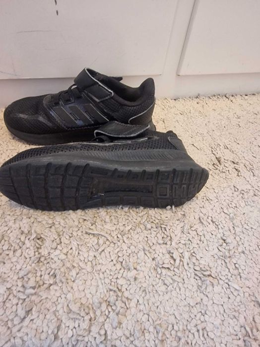 Adidasi Adiddas material textil