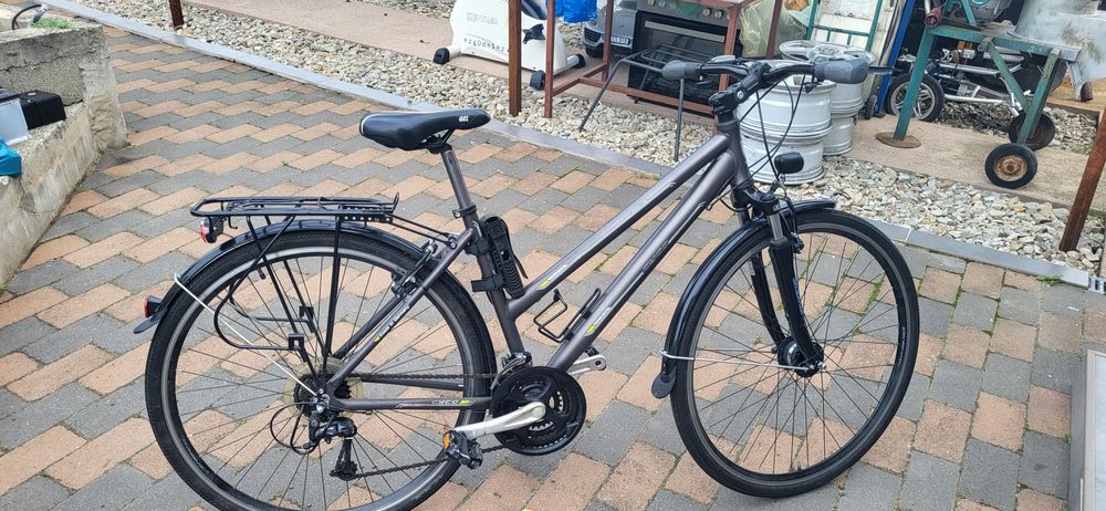 Bicicleta trekking de dama ca noua Cyco Tr28