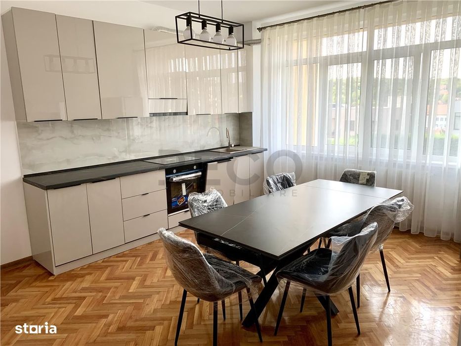 RECO Apartament spațios la casa - decomandat