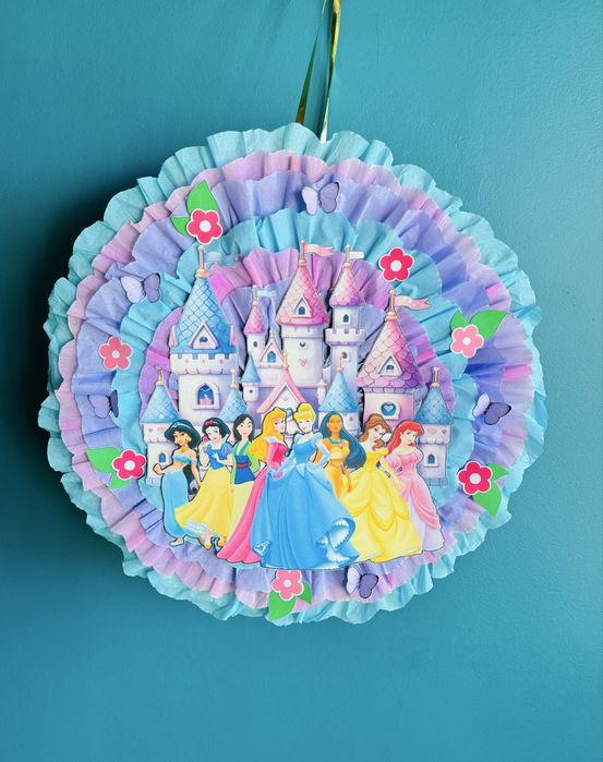 Дисни принцеси пинята