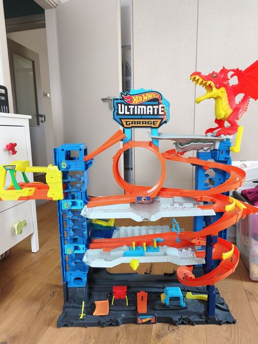 Hot Wheels® Мега гараж с Дракон - City Ultimate Garage