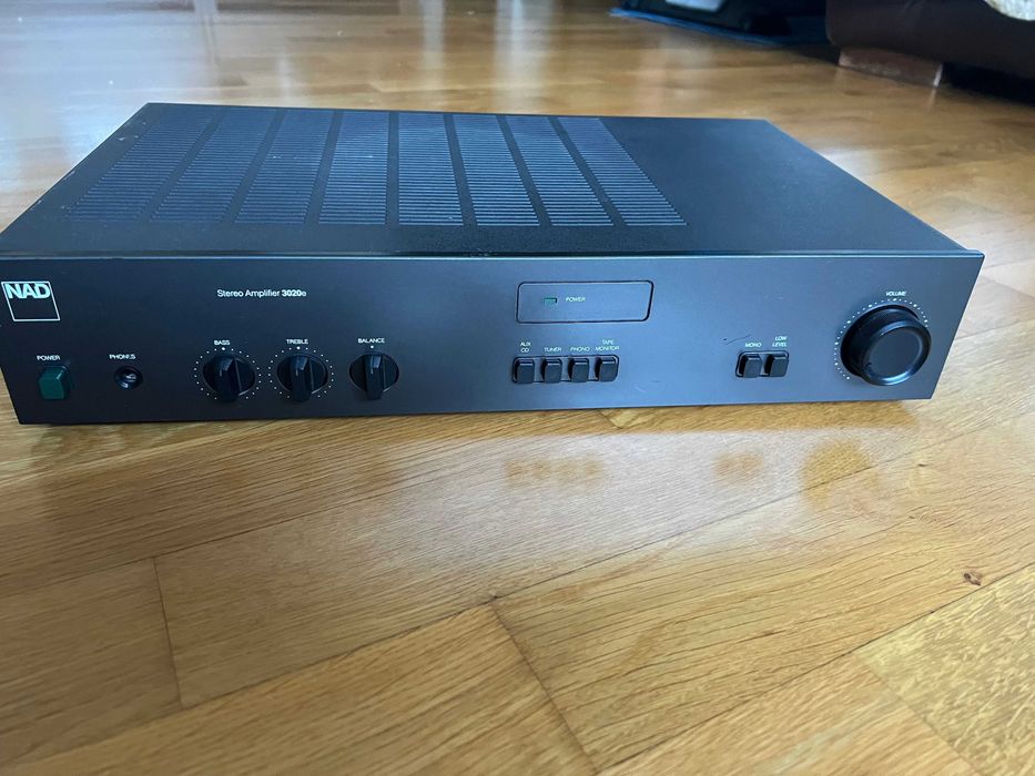 Усилвател NAD 3020 e