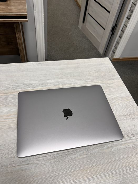 MacBook i7 16/512