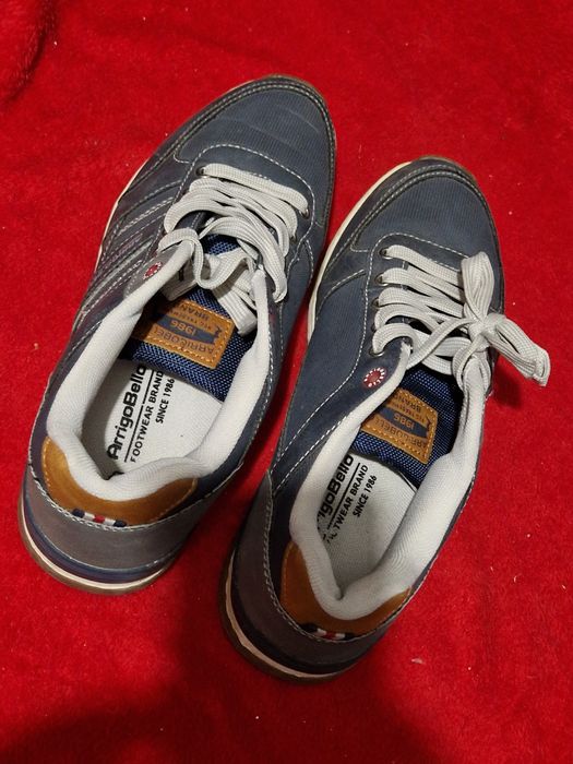 Adidasi sport nr 40
