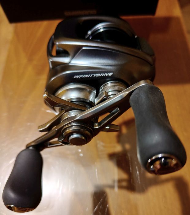 Продавам байкаст макара shimano Bantam HG LEFT
