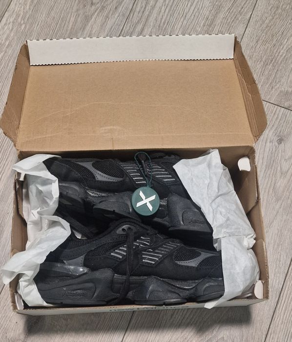 New Balance 9060