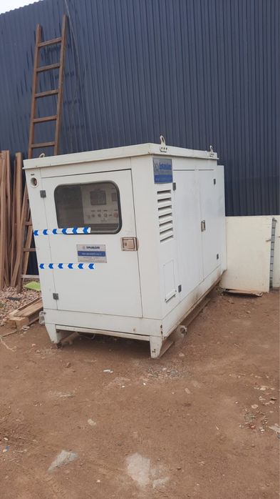 Продам генератор 380 в