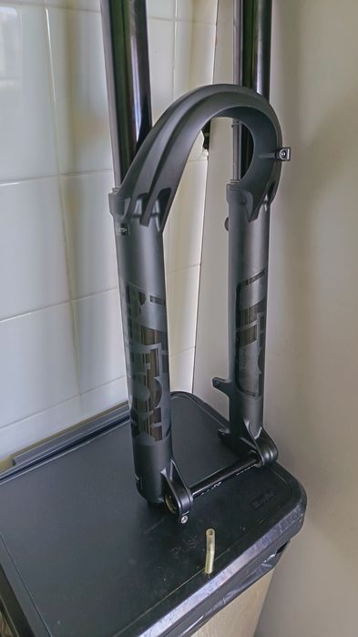 Вилка Fox Racing Shox 38 A Float 29" Performance 170