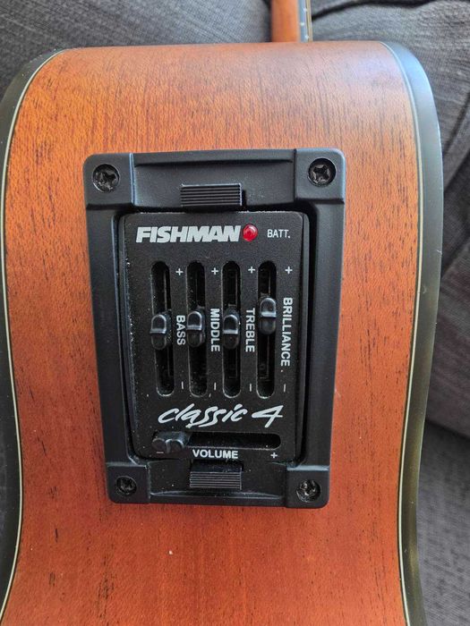 Акустична китара Walden Natura G570CE