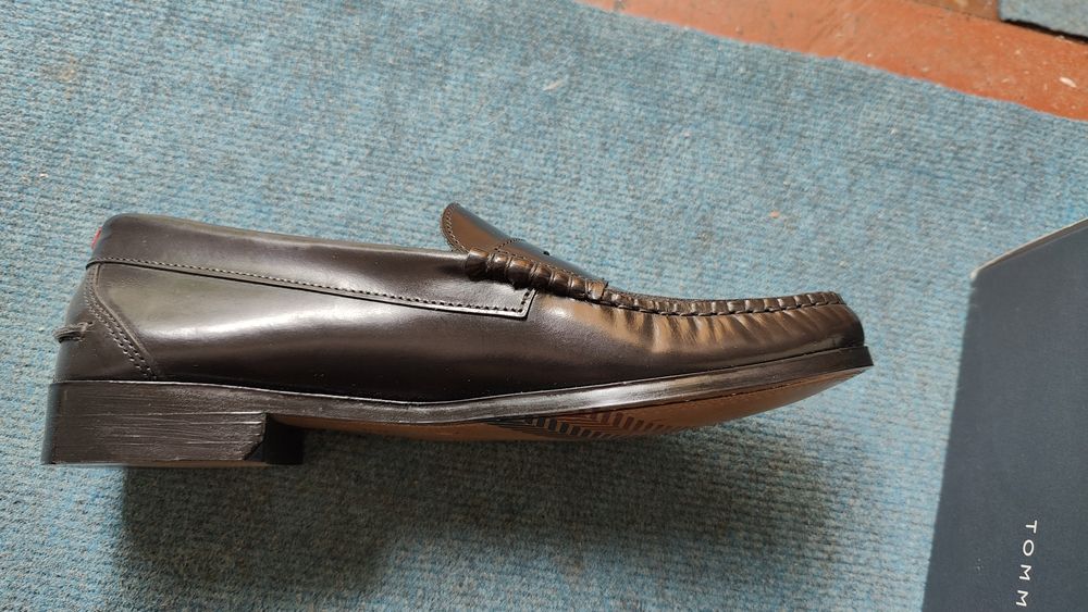 Продам новые туфли Tommy Hilfiger.10M