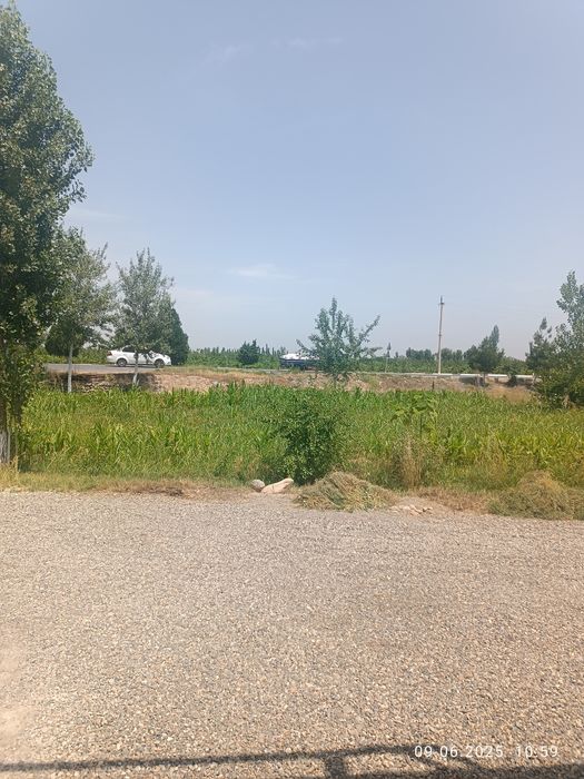 Ховли Уй сотилади. 10 сотих