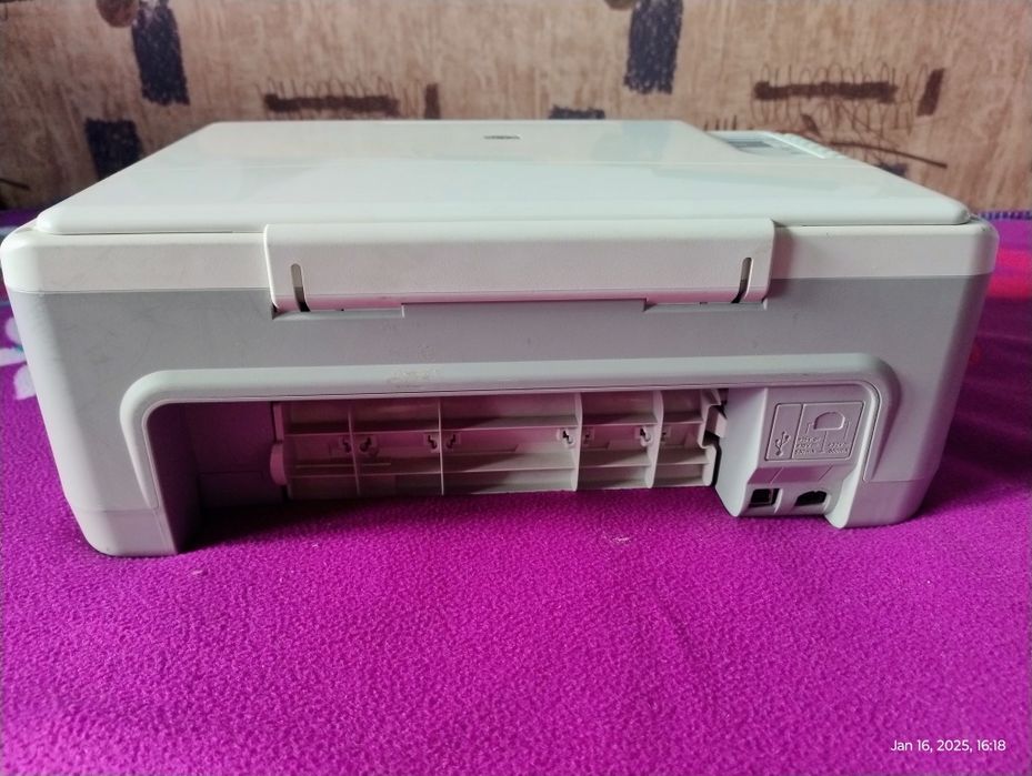 Запазен мултифункционален принтер 3 в 1 HP Deskjet F370 за зареждане