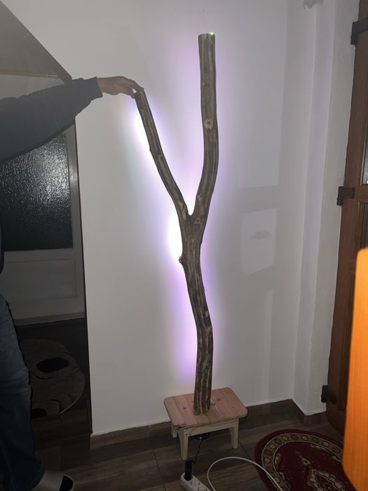 Decor din lemn natural cu iluminare LED RGB și telecomandă-piesa unica