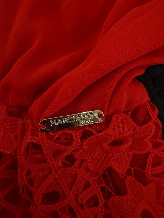 Разкошна детска рокля Guess