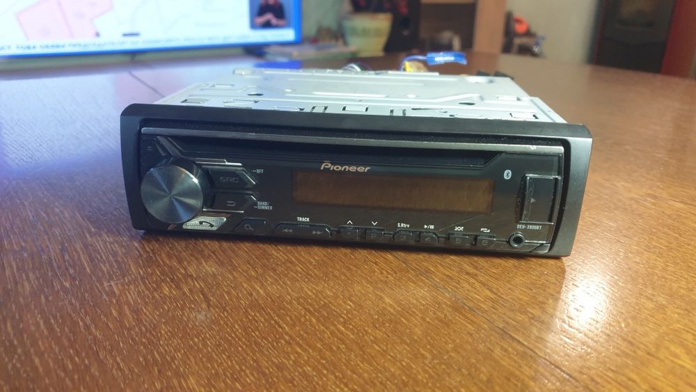 Авто радио плеър музика за кола Пайнер Pioneer CD MP-3 USB AUX Bluetooth  Блутут