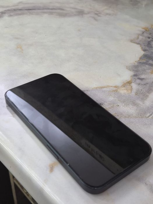 iPhone 13 | 128 GB | Black Кемшілігі: артқы әйнегі жарылған