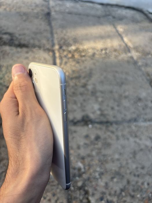 iPhone 11 128gb продам