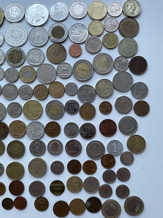 Продам юбилейные монеты. .