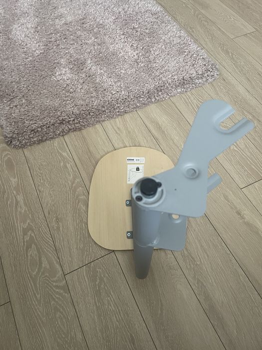 Măsuță cafea IKEA, modernă, stare foarte bună – ideală pentru living