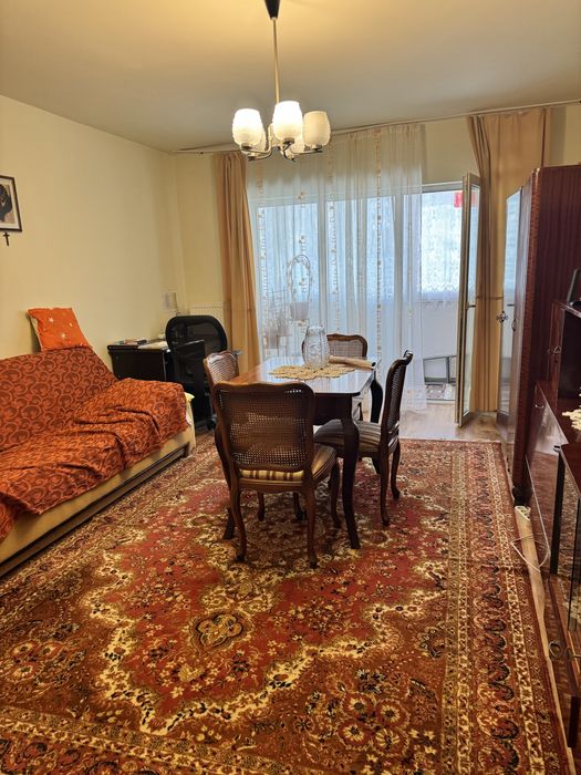 Apartament 55 mp cu loc de parcare de inchiriat Floresti str. Florilor