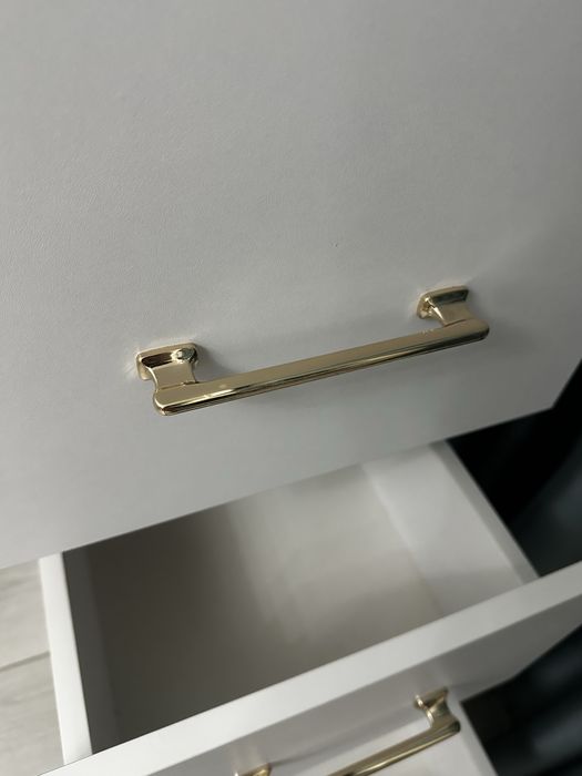 Продам маникюрный стол