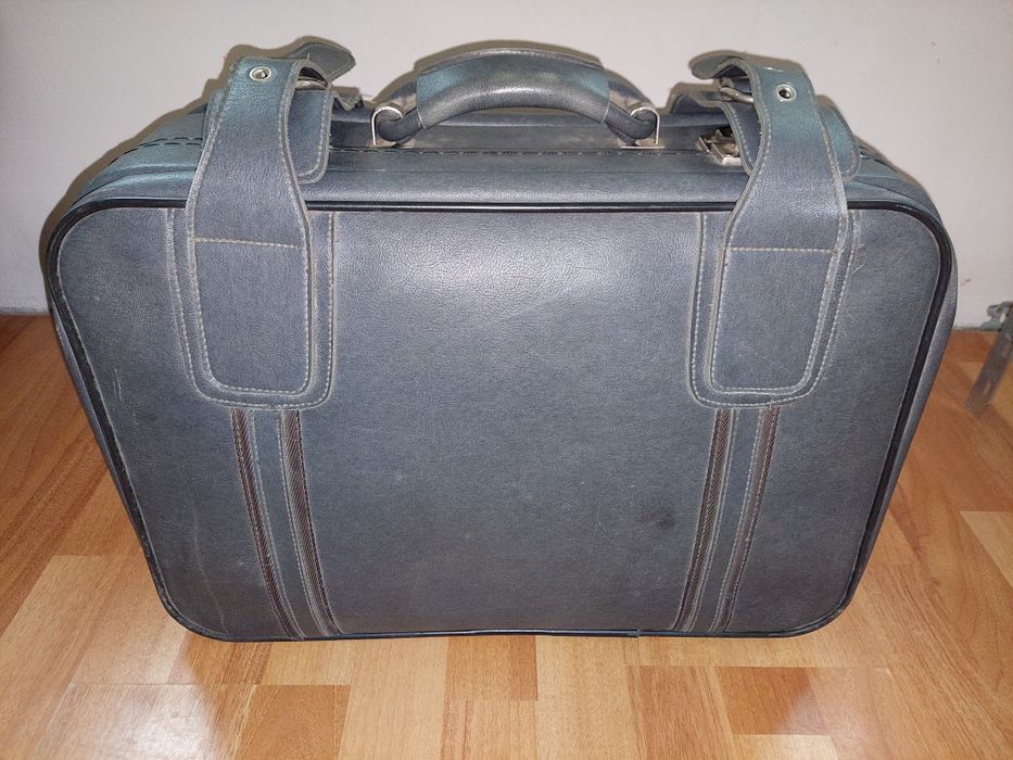 Ретро кожени куфари