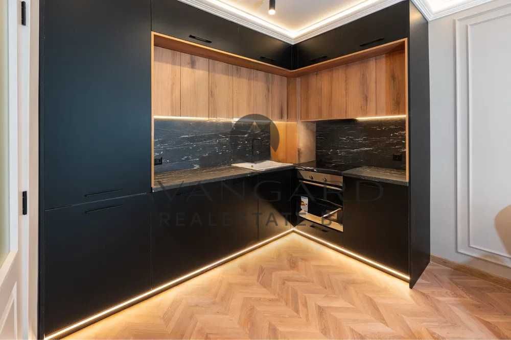 Продава се Двустаен апартамент в Пловдив, Кючук Париж - 77 кв.м за 1916 €/кв.м - Снимка #2