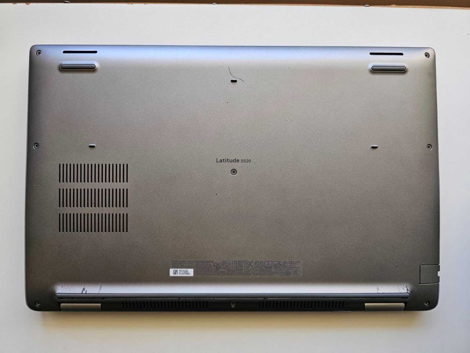 Dell Latitude 5520 / 15.6” FHD IPS / i5-1135G7 / 16GB RAM / 2.5TB SSD