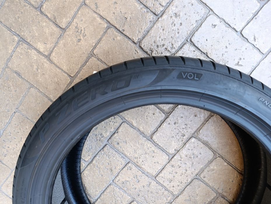 Летни гуми Pirelli 255/40/21 Pzero